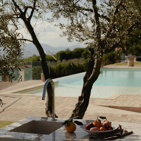 Nyaraló Modern Overlooking The Hills Of