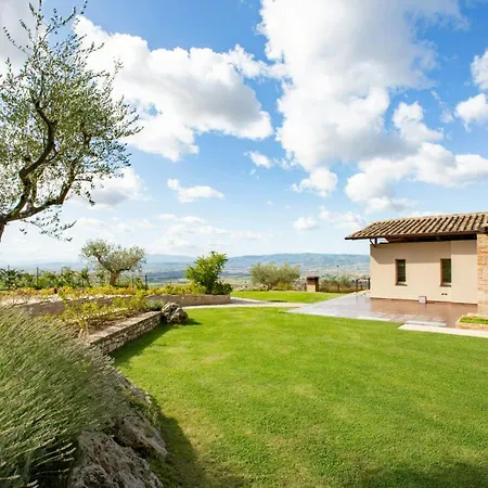 Modern Overlooking The Hills Of Semesterbostad Assisi