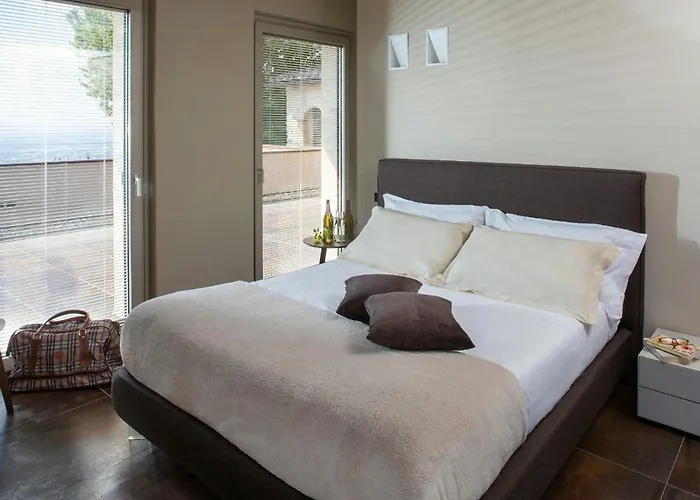 Modern Overlooking The Hills Of 別荘 アッシジ