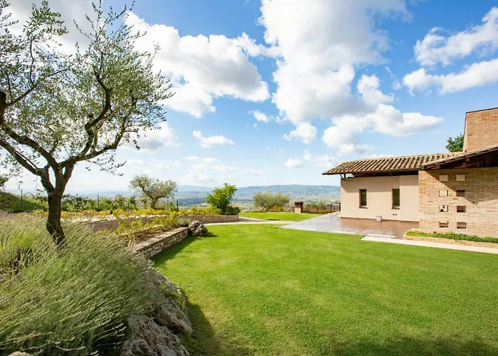 Modern Overlooking The Hills Of Semesterbostad Assisi